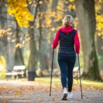 Nordic walking, alebo severská chôdza, je špeciálna forma chôdze s použitím palíc, ktorá prináša mnoho zdravotných výhod.